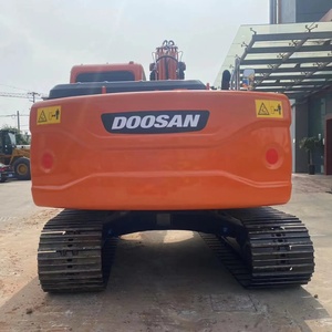 Excavatrice d'occasion Doosan DX150LC-9C 15 tonnes, engin de construction de taille moyenne avec composants essentiels (moteur, engrenages, PLC) à vendre - Product Image 3