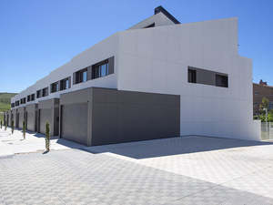 Panel Compuesto de Aluminio Moderno de Fácil Instalación con Revestimiento de PVDF/PE para Decoración de Paredes Exteriores - Renovación de Casas Antiguas - Product Image 3