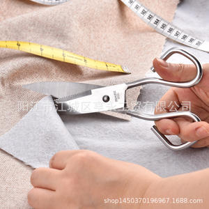 Ciseaux de cuisine en acier inoxydable Yangjiang, forme en V, usage domestique, outil de découpe multifonctionnel pour aliments, couleur argent - Product Image 5