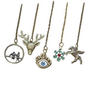 Segnalibri in Metallo Personalizzati con Nappe, Design Artigianale Albero e Foglie, Fermacarte, Regalo Creativo per Amanti dei Libri e Studenti - Product Image 1