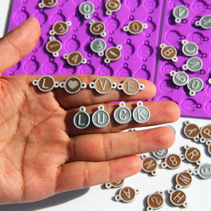 Molde <span class=keywords><strong>de</strong></span> Silicona con Letras para Llaveros <span class=keywords><strong>y</strong></span> Colgantes, Molde <span class=keywords><strong>de</strong></span> Resina Epoxi para Hacer Joyas, Artesanías, Regalo, Nuevo Diseño - Product Image 3