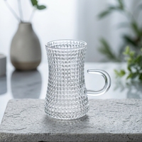 Petite tasse en verre transparent gaufré avec poignée, motifs en relief variés, verre à boire pour le thé de l'après-midi, décoration de table à la maison