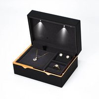 Boîte à bijoux carrée en bois de luxe avec enregistrement vocal et lumière LED pour bagues, colliers, boucles d'oreilles, emballage cadeau