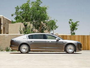 Nuova MAEXTRO S800 2026: Berlina Ibrida Automatica di Grande Design, 4 Posti, Guida a Sinistra, Veicolo a Nuova Energia, 4WD, Interni in Pelle, Auto di Lusso - Product Image 4