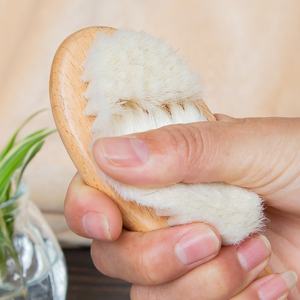 Conjunto de cepillo de pelo de cabra y peine para bebé, juego de cepillo de pelo de madera suave para recién nacido, superventas - Product Image 2