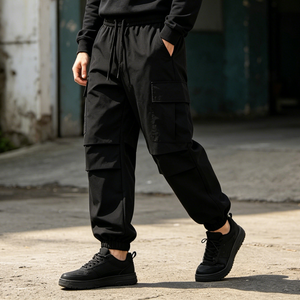 <span class=keywords><strong>กางเกง</strong></span>คาร์โก้ผู้<span class=keywords><strong>ชาย</strong></span> สีดำล้วน เอวยางยืดพร้อมเชือกผูก กระเป๋าแบบฝาปิดขนาดใหญ่ ขา<span class=keywords><strong>กางเกง</strong></span>แบบยางยืด ทร<span class=keywords><strong>ง</strong></span>หลวม สไตล์สตรีทแวร์ - Product Image 2