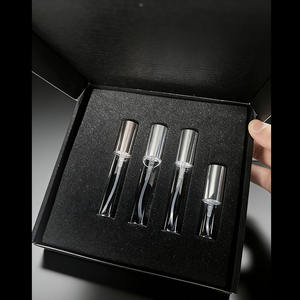 Caja de embalaje negra de lujo personalizada para 5 sets de regalo de muestras de perfume de 5 ml, hecha con materiales reciclados y forro de esponja. - Product Image 2