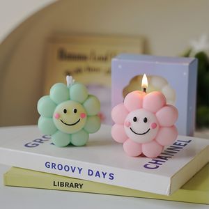 Vela Aromática Decorativa para el Hogar, Creativa, para Cumpleaños, Festivales y Fiestas, con Diseño <span class=keywords><strong>de</strong></span> Girasol Sonriente, Venta al por Mayor - Product Image 6