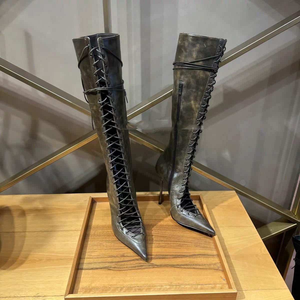 สีน้ำตาล