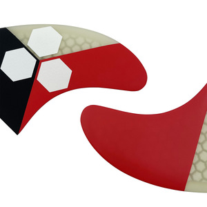 Aleta de cola de surf UPSURF Honeycomb, roja, negra y blanca, doble pestaña, estilo FCS, accesorio - Product Image 3