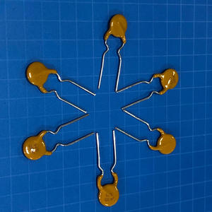 Fusible PTC Redondo Tubular de 30V 0.75A con Reinicio Automático, Componente de Fusible de Orificio Pasante - Product Image 1