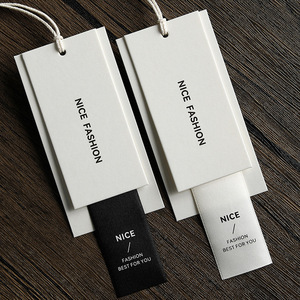 Nouvelles étiquettes volantes de luxe en papier personnalisé écologique pour vêtements avec conception de logo gratuite étiquettes de chaîne de cartes noires estampillées à chaud pour sacs chaussures - Product Image 2