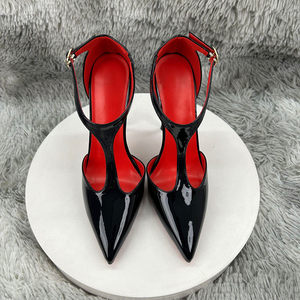 Sandali da donna sexy con tacco a spillo a punta e fondo rosso, in pelle verniciata, con cinturino a T e fibbia, foderati in PU sottile, modello primaverile da discoteca, a strato singolo e traforati. - Product Image 5