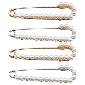 Broche de style Ins personnalisée et polyvalente, broche à perles et strass, accessoire pour femme, idéale pour pull ou collier. - Product Image 1