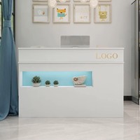 Comptoir de caisse minimaliste moderne, petit bureau de réception avec éclairage LED, mobilier commercial en MDF pour salon de coiffure, magasin de vêtements, hôtel