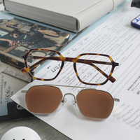 Nouveauté Lunettes de vue unisexes à clipser Multifonction Lunettes à clipser en gros Lunettes en acétate Cadres de lunettes à clipser Lunettes à clipser