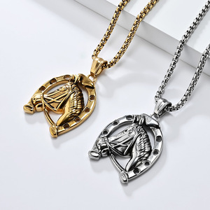Artículo de comercio electrónico transfronterizo de gran venta de Europa y América: Collar de acero de titanio con diseño de herradura y cabeza de caballo estilo hip-hop para hombre - Product Image 2