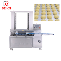 Machine à fabriquer des maamoul, machine à biscuits aux dattes, machine à maamoul et gâteaux de lune, machine à encruster et estamper les tartelettes à l'ananas