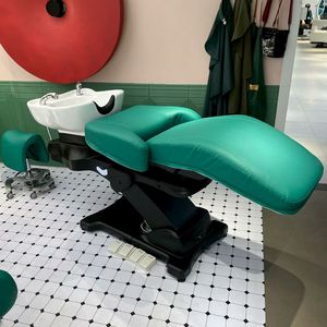 Sillón de peluquería eléctrico de alta gama con función de masaje, giratorio, semireclinable, diseñado para salones. - Product Image 1