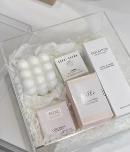 Caja acrílica exquisita cuadrada transparente con logotipo personalizado al por mayor caja de regalo de perfume de caramelo de chocolate con cinta - Product Image 2