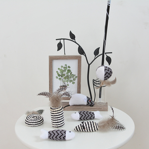 Fabricant vente en gros ensemble de jouets en peluche chat plumes sisal noir blanc - Product Image 3