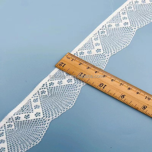 ถุงเท้าสีขาว แต่งลายปักตาข่าย ผ้ายืด/ไนลอน แต่งขอบลูกไม้ถักโครเชต์ เป็นมิตรกับสิ่งแวดล้อม มีสีให้เลือกตามสั่ง - Product Image 5