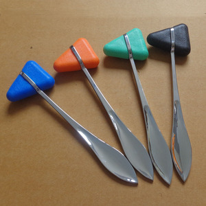 Martillo de Percusión Triangular Yue Dong de 18 mm, Herramienta de Diagnóstico Médico de Aleación - Product Image 1