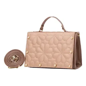 Bolso Bandolera Acolchado Color Oro Rosa para Mujer, Marca Gisela, 19x6x12 cm, Cuero Genuino, Asa Única, Impermeable, para Uso Diario - Product Image 3