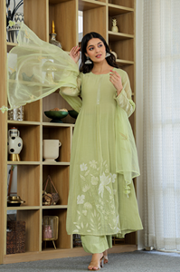 Ensemble tendance de vêtements traditionnels pour femmes en soie Chanderi avec dupatta, idéal pour le bureau, les fêtes, confortable, ensemble kurta - Product Image 5