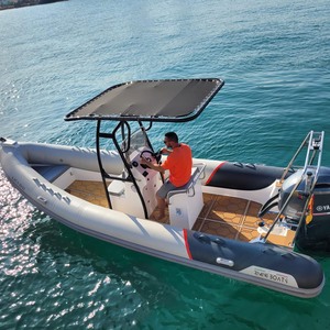 เรือตกปลา Raider RD510 T-Top ปรับความกว้างได้ สำหรับเรือคอนโซลกลาง โครงสร้างแข็งแรง พับเก็บได้ ทำจากอลูมิเนียม ท่อขนาด 50 มม. พร้อมหอคอยตกปลา - Product Image 4