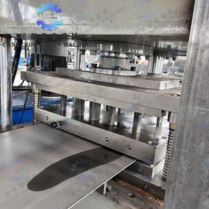 Machine à rouler les barrières de sécurité automatiques à grande vitesse avec PLC, moteur à engrenages et pompe - Product Image 2