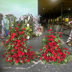 Arche florale artificielle en forme <span class=keywords><strong>de</strong></span> corne avec roses rouges vives et verdure, pour décor d'entrée <span class=keywords><strong>de</strong></span> <span class=keywords><strong>mariage</strong></span> - Product Image 2