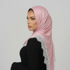 Hijab en modal de luxe avec détails en dentelle et fourrure exquis, confortable à porter en toutes saisons, hijab pour <span class=keywords><strong>femmes</strong></span> musulmanes - Product Image 2
