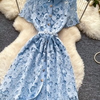 Robe élégante en dentelle ajourée pour femme, coupe trapèze, manches courtes, col chemise, ceinture, robe midi décontractée pour tous les jours, les fêtes et les vacances