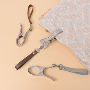 Clip para Zapatos de Cuero PU Resistente con Llavero, Clip para Zapatos al por Mayor, Colgador de Zapatos Portátil para Actividades al Aire Libre - Product Image 5