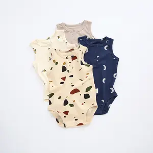 Yeni yaz bebek kabarcık Romper kolsuz bir tek parça takım elbise bebek desen baskılı bebek tulum pamuk üçgen tırmanma takım