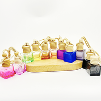 Diffuseur d'arômes carré en verre vide de 8 ml pour voiture, avec couvercle en bois, gravure, pompe pulvérisatrice, diffuseur à bâtonnets pour huiles essentielles - Vente en gros