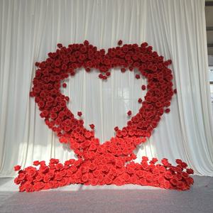 Arco de Flores Artificiales Rojo T-HFA135, Arco de Corazón para Boda, Arco de Corazón de Rosas de Seda, Decoración para Eventos de Boda - Product Image 1
