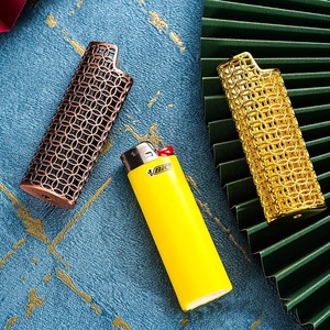Estuche para Encendedor de Aleación de Zinc con Acabado Metálico Cepillado en Oro, Plata, Negro y Bronce, Listo para Enviar - Product Image 5