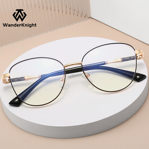 <span class=keywords><strong>2025</strong></span> của phụ nữ kim loại sáng bóng chất lượng cao Cat Eye chống ánh sáng màu xanh quang học kính khung giá nhà máy bán buôn - Product Image 1