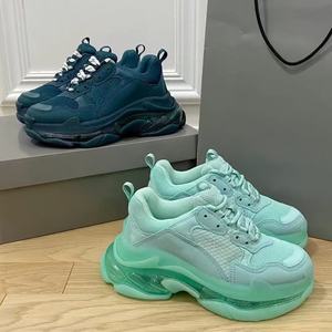 Nuevo modelo 2026 de zapatillas deportivas de plataforma de color liso - Calzado deportivo informal de lujo para exteriores - Marca con logotipo personalizado - Product Image 4