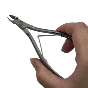 Tijeras para cutículas de acero inoxidable con etiqueta privada - Product Image 6