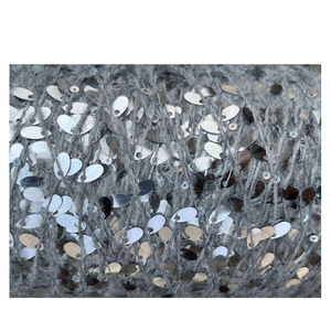 Hilo de lentejuela elegante de forma irregular de 1,4NM Material de tejido y tejido creativo para proyectos únicos - Product Image 2