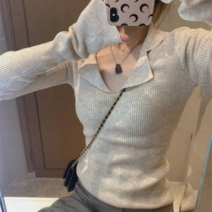 Suéter de punto con cuello en V para mujer en la primavera de un <span class=keywords><strong>nuevo</strong></span> suéter con forro interior elegante y aspecto reductor de edad. Top de manga larga - Product Image 2