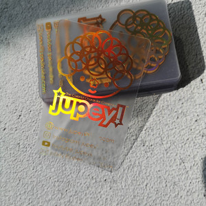 Cartes de visite transparentes en <span class=keywords><strong>PVC</strong></span> imprimées en offset CMYK avec feuille holographique arc-en-ciel brillante et estampées à chaud - Product Image 5
