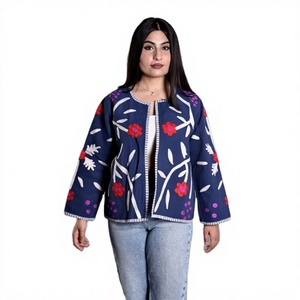 Veste en coton respirant et écologique pour femme, brodée à la main au motif Argyle, col rond, manches classiques, idéale pour le printemps - Product Image 1