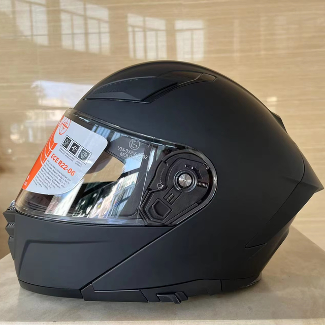 2025 New Collections ECE 22-06 and DOT Certified Modular Flip up Motorcycle Helmet