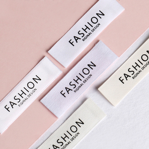 Bán buôn tùy chỉnh của phụ nữ dệt may quần áo <span class=keywords><strong>tag</strong></span> nhãn vuông sắt bông vải thẻ Cổ May tên tùy chỉnh may in - Product Image 4