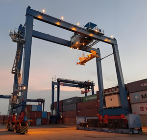 50 <span class=keywords><strong>Ton</strong></span> kapasitas beban ban karet jenis kontainer Gantry <span class=keywords><strong>Crane</strong></span> 20 Meter Span Core Termasuk bantalan mesin Motor roda gigi - Product Image 4