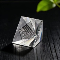 3D Lasergravierte Ägyptische Pyramide Hochklare Premium Polierte K9 Kristall Hochzeitsthema Heim- und Bürodekoration Sammlerstück Kristall